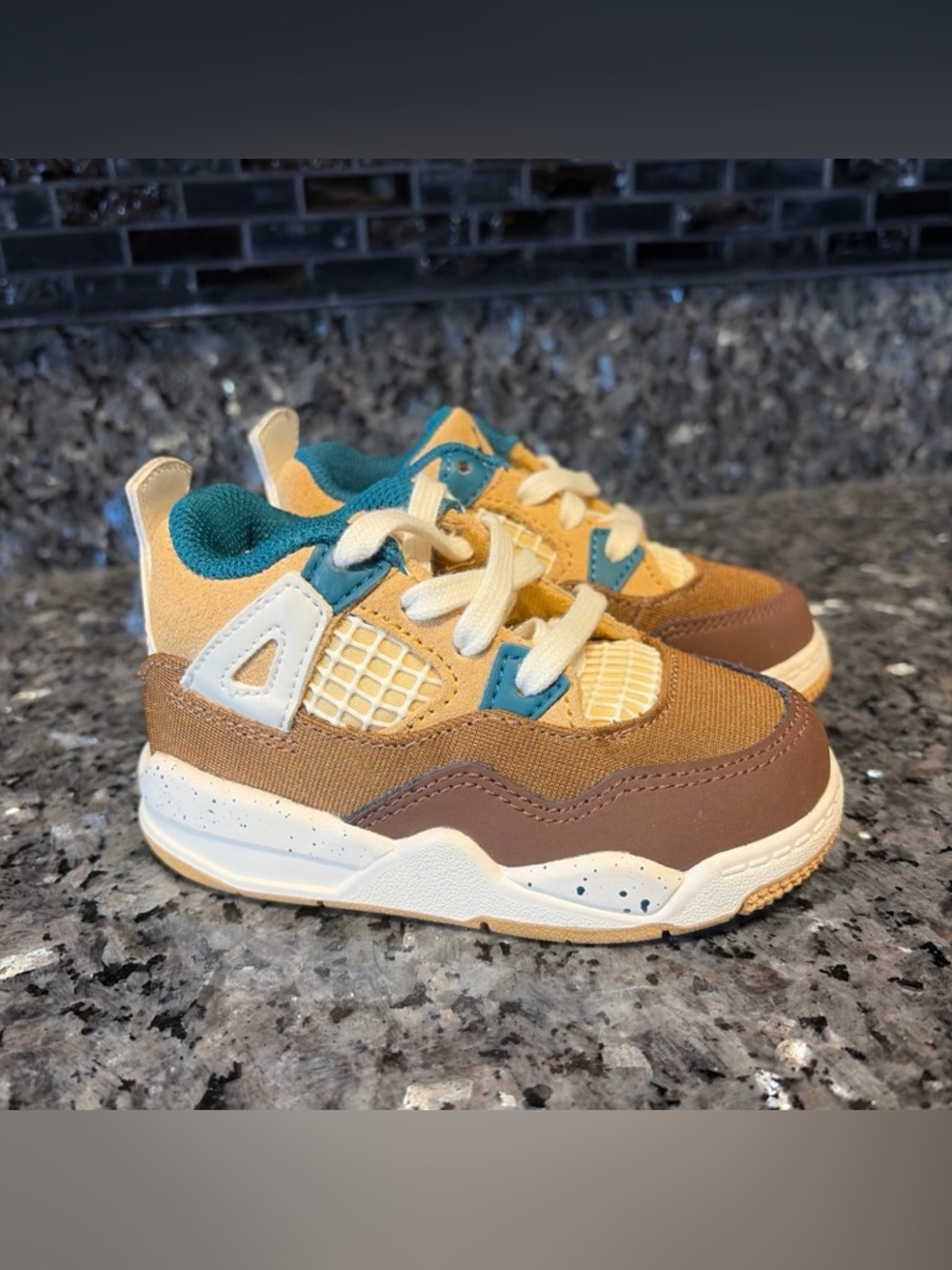 Air Jordan 4 Retro (TD) Shoes Toddler Kids SZ 6C Cacao Wow/Geode Teal FB2215-200